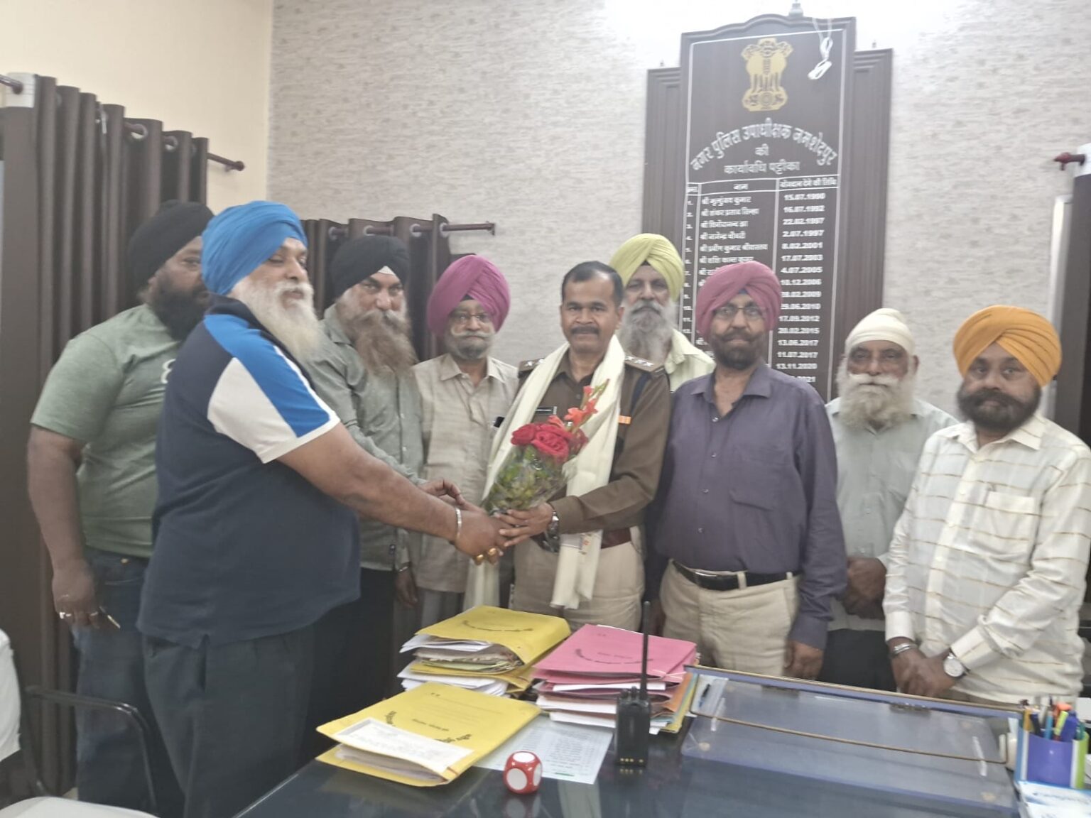 Jamshedpur : सहयोग दें, बेहतर सेवा को समर्पित है पुलिस: सुधीर कुमार, सिटी डीएसपी का मंटू एंड टीम ने किया स्वागत