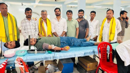 केसरी सेना ने शहीदों को दी श्रद्धांजलि, 138 यूनिट रक्तदान