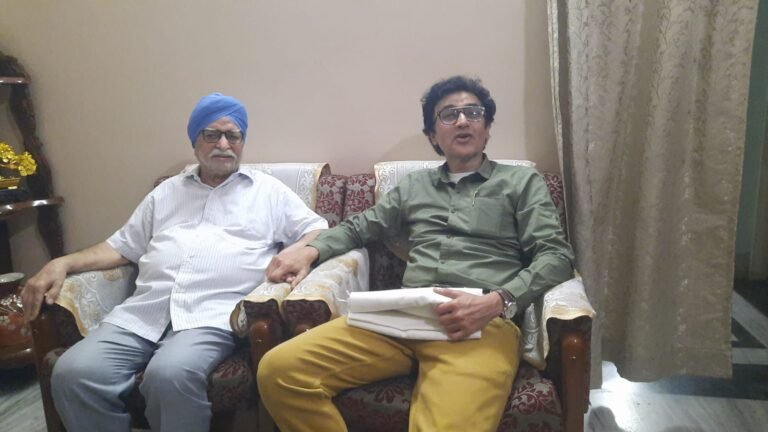 Jamshedpur : वर्ल्ड डॉक्टर्स डे – पूर्व सांसद ने डॉ. सिद्धू को किया सम्मानित, स्वास्थ्य सेवा को लेकर केंद्र पर बोला हमला