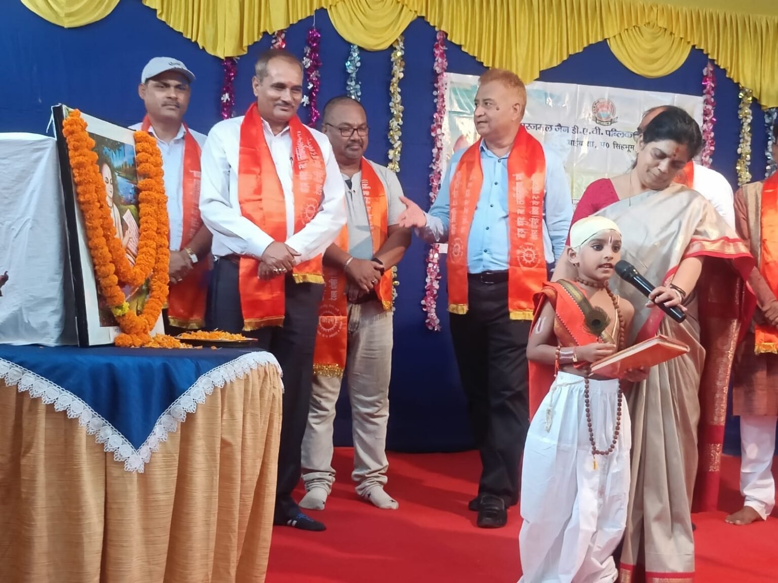 Chaibasa : एसजे डीएवी में कवि सम्मेलन का आयोजन