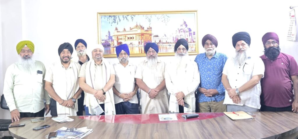 Jamshedpur : सीजीपीसी कार्यालय में लुधियाना और रांची गुरुद्वारा कमेटी के पदाधिकारी किये गए सम्मानित