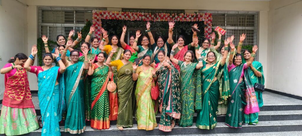 Dhanbad : बीआईटी सिंदरी के प्रधाध्यापकों की पत्नियों ने मनाया सावन उत्सव, सावन क्वीन बनीं डाक्टर देवीना रत्नम, मुख्य अतिथि के रूप में शामिल हुई निदेशक की पत्नी