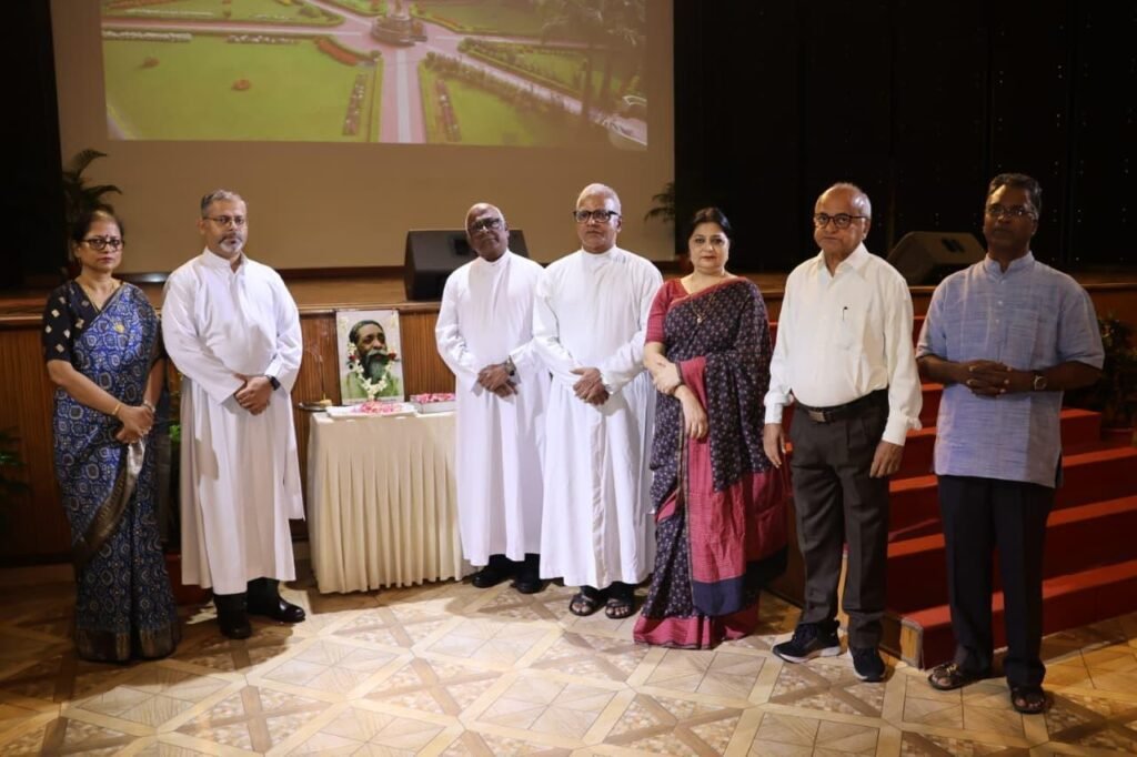 Jamshedpur : शिबू सोरेन को लोयोला स्कूल ने श्रद्धांजलि दी, फादर जोसेफ को विदाई और नए रेक्टर थानाराज के स्वागत में हुई विशेष सभा