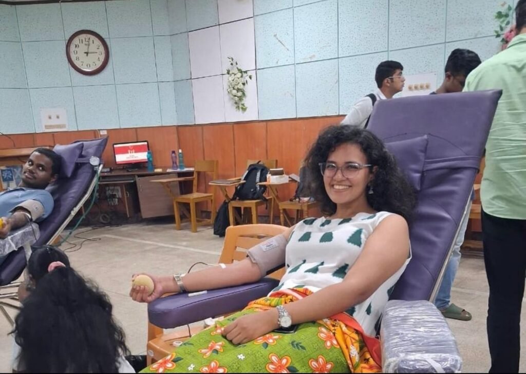 Jamshedpur : एक्सएलआरआई के रक्तदान शिविर में जुटाए गए 100 यूनिट, 300 से अधिक लोगों को मिलेगा जीवनदान