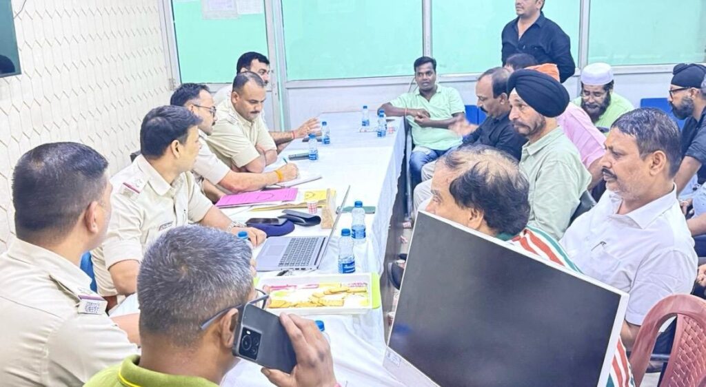 Jamshedpur : साकची में “जुलूस-ए-मोहम्मदी” को लेकर शांति समिति की बैठक, आवाम से शांति और सौहार्द की अपील