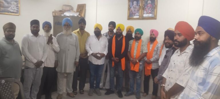 Jamshedpur : बिरसानगर गुरुद्वारा में सिख नौजवान सभा ने बाबा जीवन सिंह को किया याद