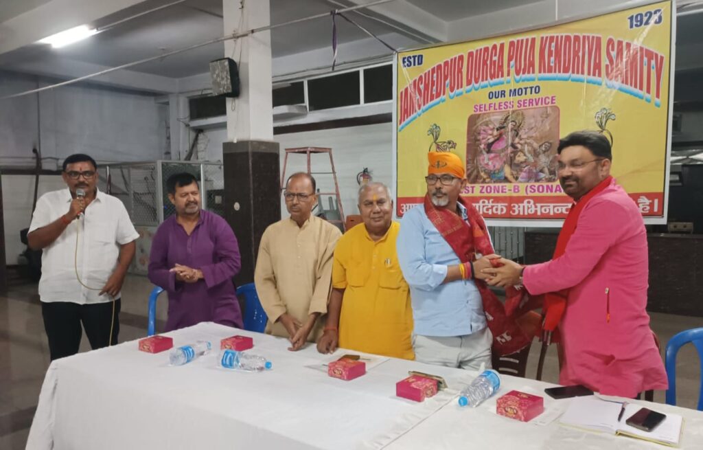 Jamshedpur : पवन सिंह बने जमशेदपुर दुर्गा पूजा केंद्रीय समिति के संरक्षक, सोनारी गुरुद्वारा में हुई बैठक