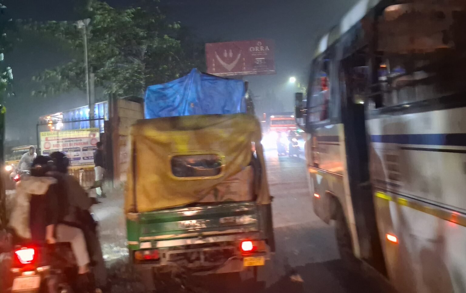 Tatanagar Station : जाम लगा के अवैध वसूली कर रहे पार्सल पार्किंग कर्मचारी