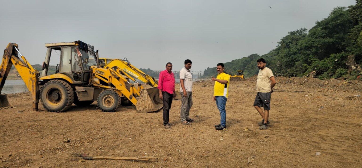 Jamshedpur : श्री श्री महाकालेश्वर छठ घाट समिति जुगसलाई ने छठ पर्व को लेकर घाट में सफाई कार्य किया तेज, यह होंगे व्रत धारियों के लिए विशेष प्रबंध, 27 को होगा उदघाटन