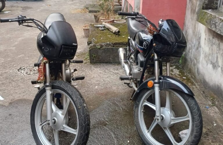 Jamshedpur : बिष्टुपुर में चोरी की दो बाइक के साथ 2 युवक गिरफ्तार