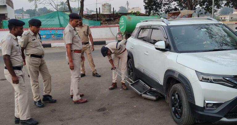 Ranchi Divison : लोहरदगा स्टेशन में आरपीएफ ने चलाया सघन जांच अभियान, देखें – Video