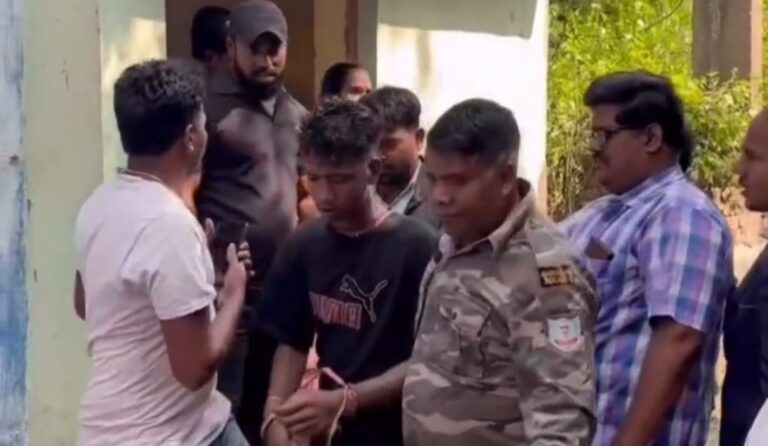 Jamshedpur : कपाली में 5 लाख का सोना चोरी करते चोर रंगे हाथ धराया, साथी फरार