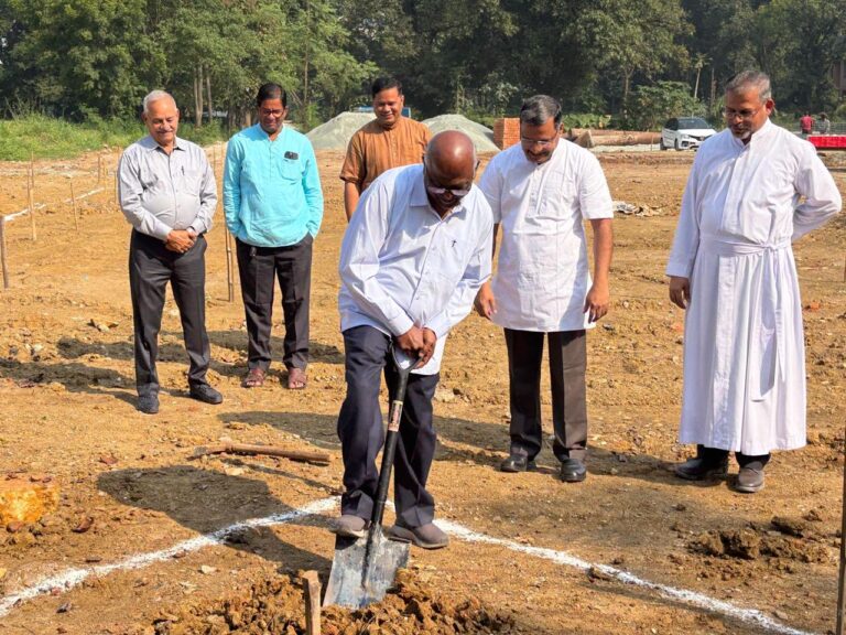 Jamshedpur : जेसु भवन में तरुमित्र केंद्र का हुआ भूमिपूजन