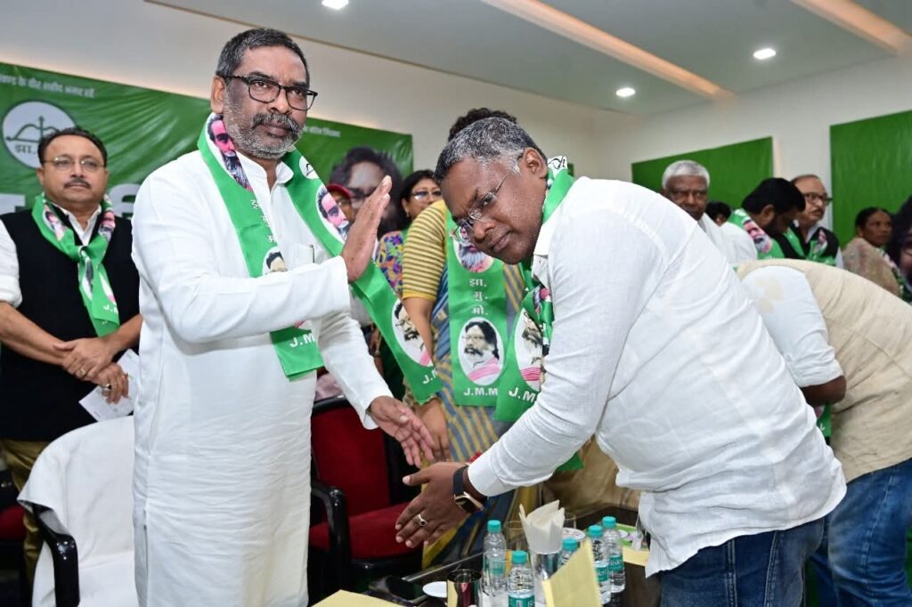 Ghatshila Election : झारखंड में चुनाव हो तो हेमंत सोरेन का जवाब नहीं