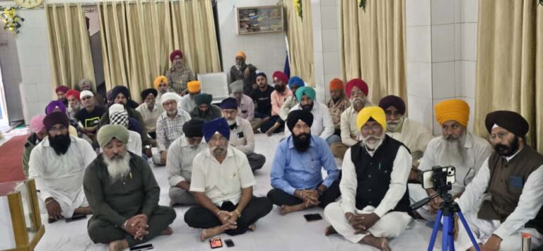 Sikh Samagam : गोलपहाड़ी गुरुद्वारा में संगत का हुआ जुटान, प्रधान लखविंदर सिंह ने निभाई मुख्य भूमिका, संगत हुई निहाल