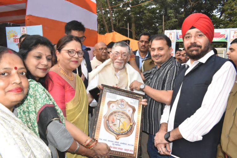 Jamshedpur : राज्यपाल संतोष गंगवार से मिला अखिल एकता उद्योग व्यापार मंडल झारखंड का प्रतिनिधिमंडल, ये की मांग