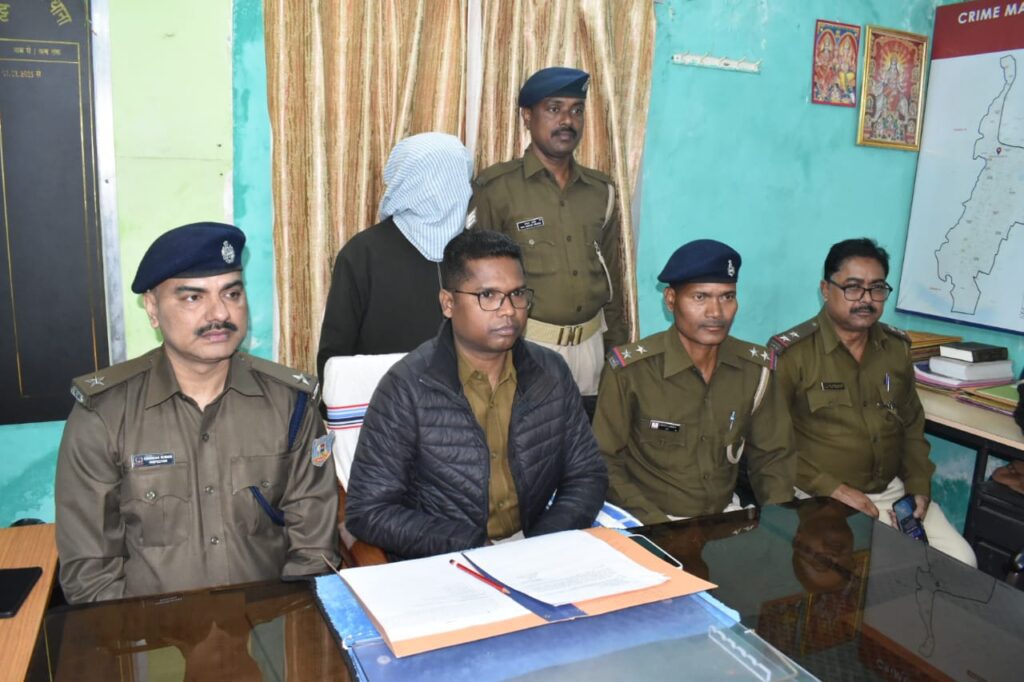 Jamshedpur Police : घर में झूठी चोरी की साजिश रचने वाला मालिक ही निकला आरोपी, 24 घंटे में पुलिस ने किया खुलासा