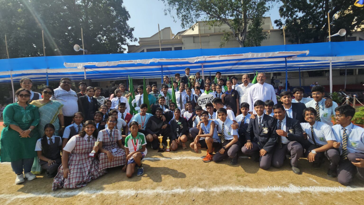 Jamshedpur : लोयोला का 75वां खेल दिवस समारोह संपन्न, चीता हाउस विजेता व लेपर्ड हाउस उपविजेता बना, सिटी एसपी ने फहराया स्कूल ध्वज