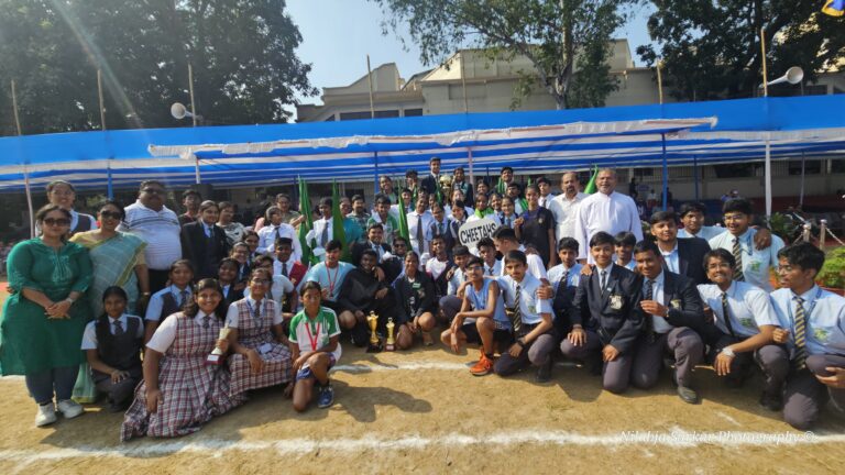 Jamshedpur : लोयोला का 75वां खेल दिवस समारोह संपन्न, चीता हाउस विजेता व लेपर्ड हाउस उपविजेता बना, सिटी एसपी ने फहराया स्कूल ध्वज