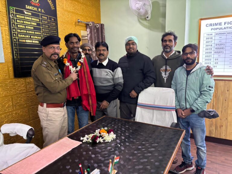 Jamshedpur : रनजीनियर्स ग्रुप ने इंस्पेक्टर आनंद मिश्रा को किया सम्मानित