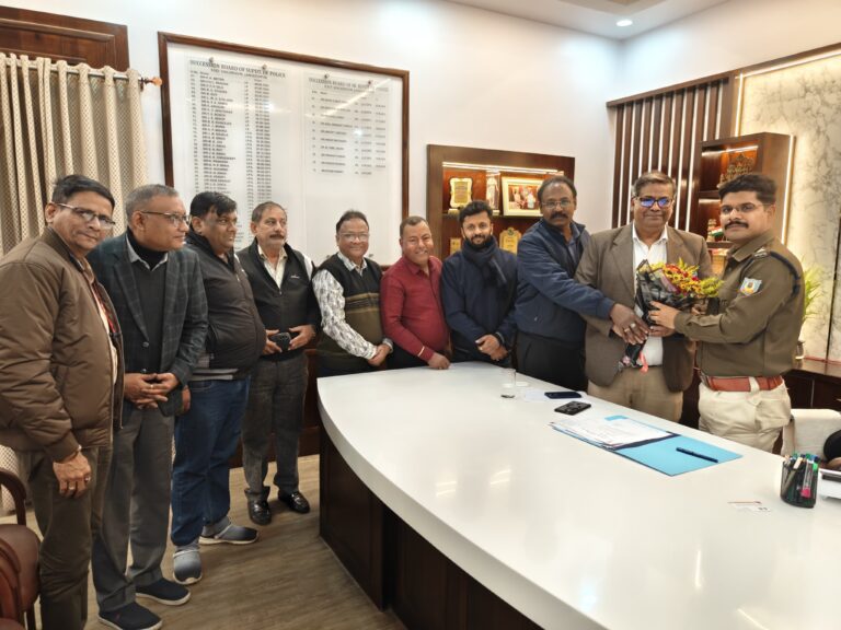 Jamshedpur : जुगसलाई में सीए के घर हुई चोरी का मामला लेकर जिला मारवाड़ी सम्मेलन एसएसपी के पास पहुंचा, शीघ्र कार्रवाई की मांग की