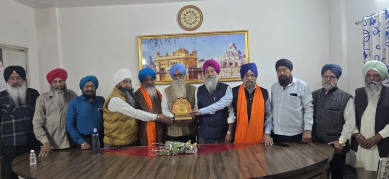 Jamshedpur : जेम्को गुरुद्वारा कमेटी ने प्रधान भगवान सिंह एंड टीम को किया सम्मानित