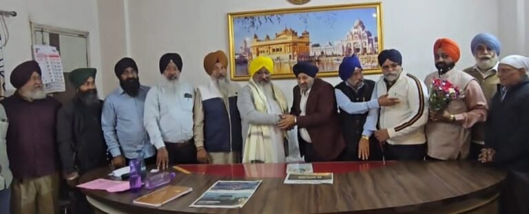Jamshedpur Cgpc : रिफ्यूजी कॉलोनी गुरुद्वारा कमेटी ने प्रधान भगवान सिंह को किया सम्मानित