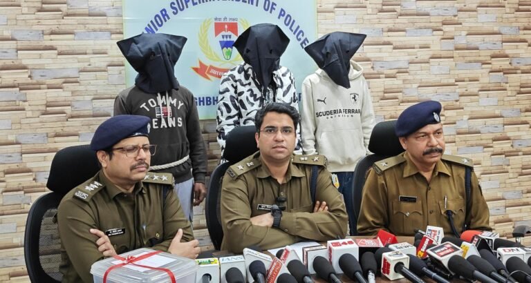 Jamshedpur Police : बागबेड़ा पुलिस ने तीन बदमाशों को पकड़कर भेजा जेल