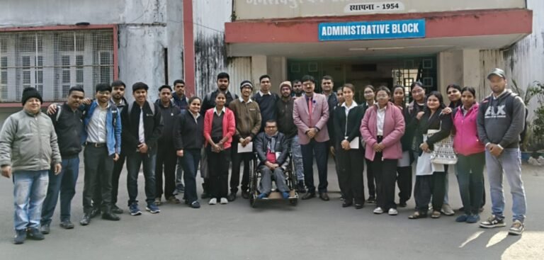 Jamshedpur : को-ऑपरेटिव कॉलेज के पीजी सत्र 23 -25 के विद्यार्थियों को दी गई विदाई