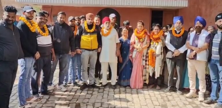 Jugsalai Muncipal Council : चेयरमैन प्रत्याशी बलबीर कौर के समर्थन में लोगों का हुजूम पहुंचा आवास, वार्ड 20 की उम्मीदवार नेहा सिंह को भी मिला समर्थन