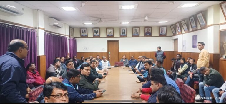 Tata Workers Union : इस समर में जो तटस्थ है, समय लिखेगा उनका भी अपराध