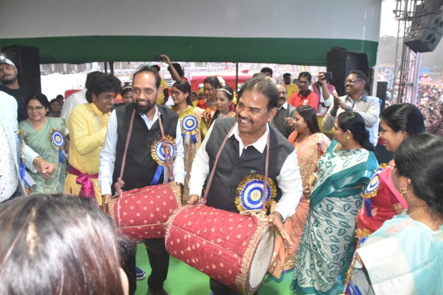 Jamshedpur Tusu Fair : ‘भालोई धान होइलो ई बोछोर, साया-साड़ी किने दिबो तोर…’