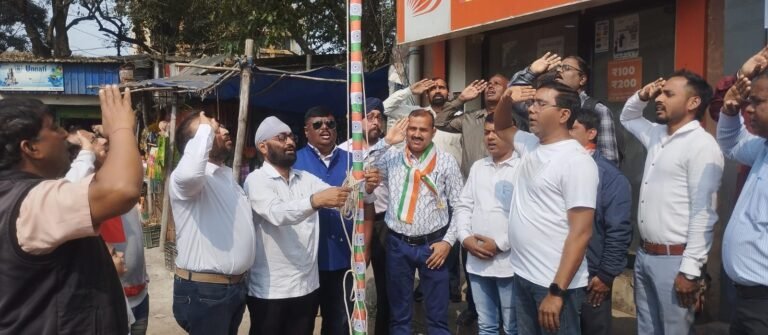 Jamshedpur : फोटोग्राफर एसोसिएशन ने गणतंत्र दिवस पर ध्वजारोहण समारोह का किया आयोजन