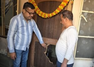 Terror of thieves in Jamshedpur : मानगो गुरुद्वारा रोड में दिनदहाड़े बंद घर में चोरी, तोड़ दिया दरवाजा, जनता परेशान