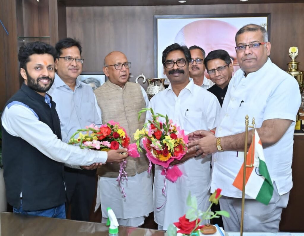 Ranchi/Jamshedpur : झारखंड के मुख्यमंत्री हेमंत सोरेन से पूर्वी सिंहभूम जिला मारवाड़ी सम्मेलन के प्रतिनिधिमंडल ने की शिष्टाचार मुलाकात, सरयू राय भी रहे मौजूद