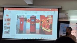 Jamshedpur : डीबीएमएस कॉलेज के विद्यार्थियों को बताई गई पोस्ट ऑफिस में मिलने वाली सुविधाओं की खासियत