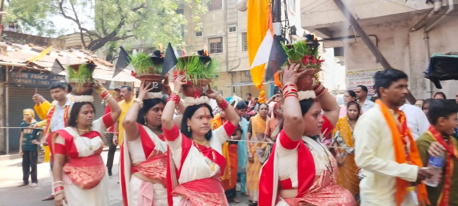 Jamshedpur : जग कल्याण के साथ सभी की मनोकामना पूर्ण हो, इसी मंगल कामना के साथ ज्वारा पूजा का हुआ विसर्जन