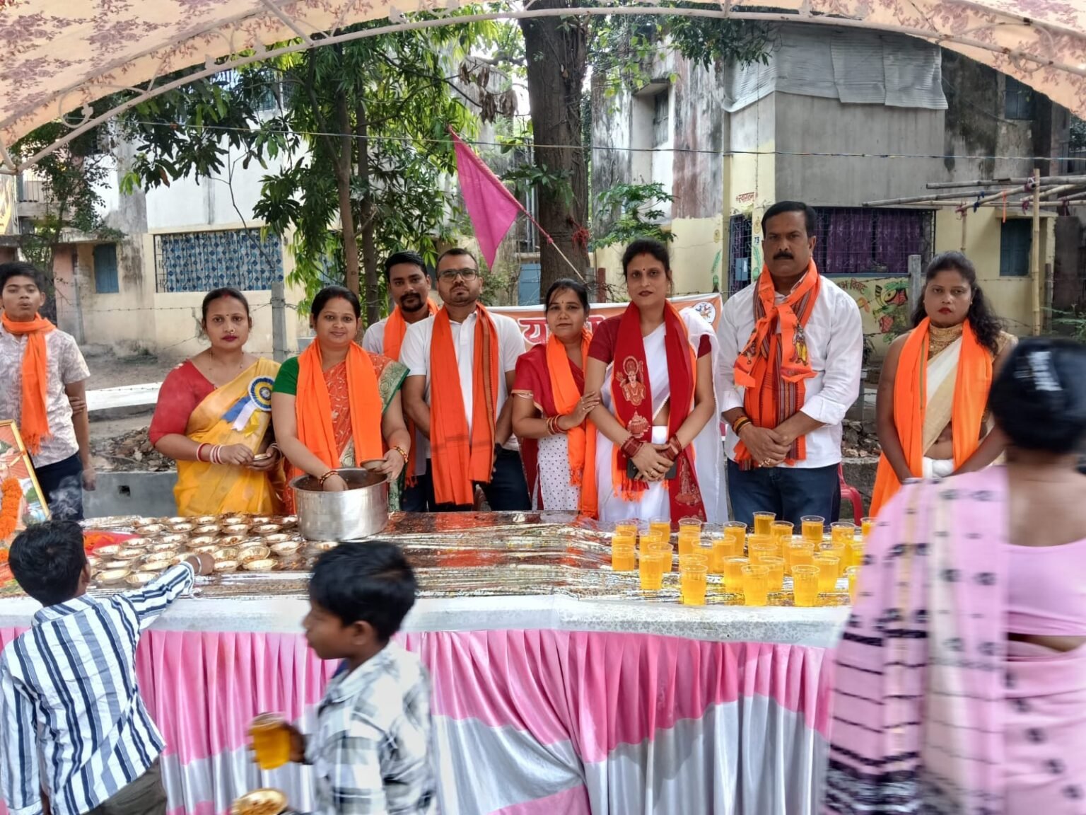 Jamshedpur : सामाजिक संस्था “यात्रा” ने लगाया सेवा शिविर, सिदगोड़ा थाना प्रभारी हुए शामिल