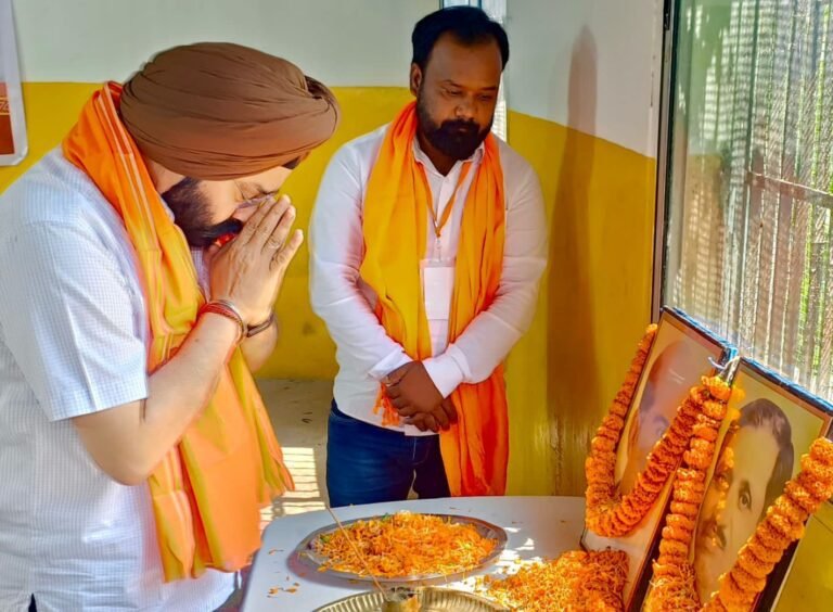 Jamshedpur : भाजपा का प्रत्येक सच्चा कार्यकर्ता राष्ट्र सेवा के लिए समर्पित एक सैनिक है : अमरप्रीत सिंह काले