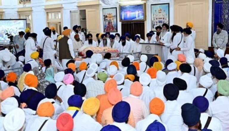 Amritsar Sgpc : ਸ੍ਰੀ ਗੁਰੂ ਗ੍ਰੰਥ ਸਾਹਿਬ ਜੀ ਹਾਜਰ ਨਾਜਰ, ਜਾਗਤ ਜੋਤਿ ਹੈ : ਜਥੇਬੰਦੀਆਂ, ਬੇਅਦਬੀ ਤੇ ਰੋਕ ਸਰਕਾਰੀ ਪੱਧਰ ’ਤੇ ਮਨਮਰਜ਼ੀ ਨਾਲ ਬਣਾਏ ਜਾਣ ਵਾਲੇ ਕਾਨੂੰਨ ਦੁਆਰਾ ਸੰਭਵ ਨਹੀਂ ਹੈ: ਪ੍ਰਧਾਨ