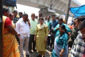 Jamshedpur : मेयर सुधा गुप्ता ने किया मानगो बाजार का निरीक्षण, कहा – बेहतर सुविधाएं उपलब्ध कराने की होगी पहल
