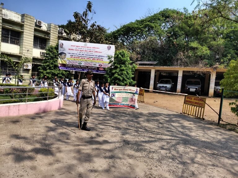 विश्व मुख स्वास्थ्य दिवस पर जमशेदपुर सदर अस्पताल में निकाली गयी जागरूकता रैली