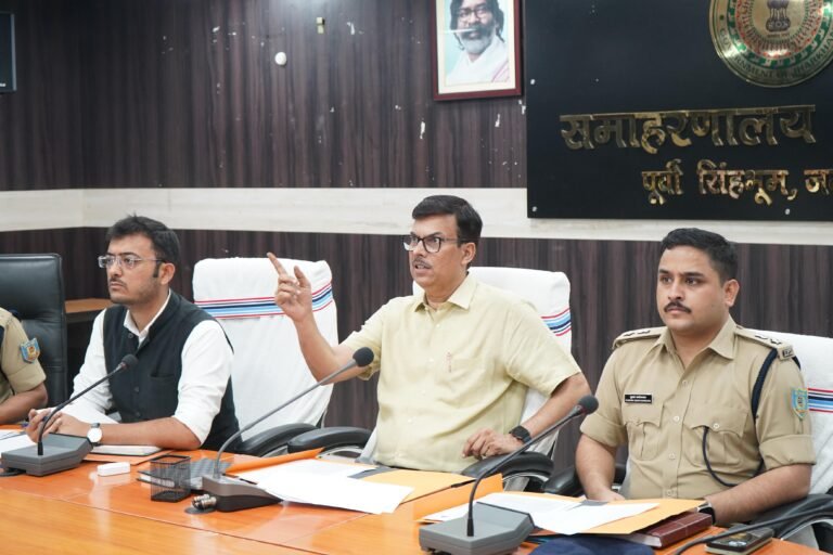 Jamshedpur : डीसी ने स्कूल यातायात से पुराने वाहनों को हटाने के निर्देश, ग्रीष्मावकाश के बाद चलेगा जांच अभियान
