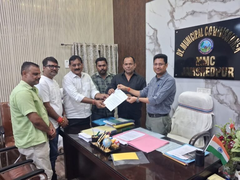Jamshedpur : मानगो के बड़े नालों की सफाई का काम सोमवार से होगा शुरु, टीम सरयू से बातचीत में अपर नगर आयुक्त ने दी जानकारी