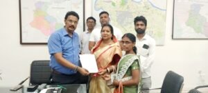 Jamshedpur : पूर्णिमा मलिक के नेतृत्व में क्षेत्र की जन-समस्याओं को लेकर उपायुक्त को सौंपा गया मांग पत्र