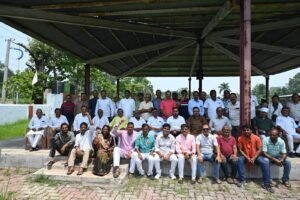 Dhanbad : सिंदरीवासियों के क्वार्टर एवं जनसमस्याओं के समाधान को लेकर सर्वदलीय बैठक आयोजित