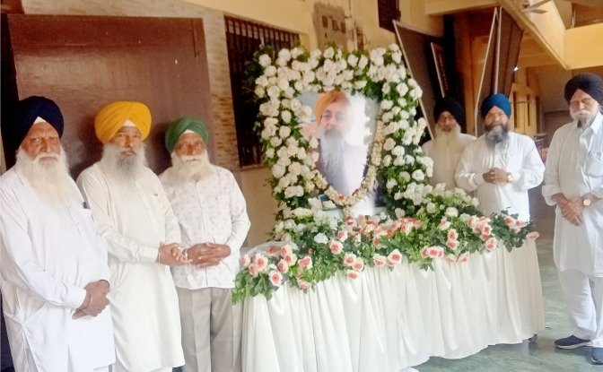 Jamshedpur : जसबीर सिंह गांधी की अंतिम अरदास में उमड़ा सिख समाज, साकची गुरुद्वारा में श्रद्धांजलि सभा के दौरान भावुक हुआ वातावरण