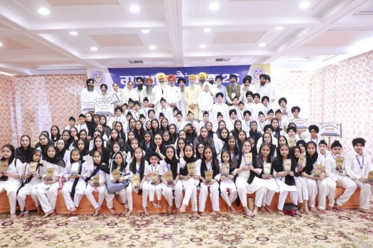 Dsgpc : ਦਿੱਲੀ ਕਮੇਟੀ ਦੇ ਗੁਰਮਤਿ ਕੈਂਪਾਂ ਦੀ ਸਮਾਪਤੀ ਮੌਕੇ ਵਿਦਿਆਰਥੀਆਂ ਨੇ ਰਾਗਾਂ ਵਿੱਚ ਕੀਰਤਨ ਤੇ ਗੁਰਬਾਣੀ ਕੰਠ ਕਰਕੇ ਸੰਗਤਾਂ ਦੇ ਮਨ ਮੋਹੇ