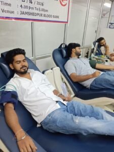 ‘पुनीत जीवन’ के शिविर में भीषण गर्मी के बीच 4 घंटे में 70 यूनिट रक्तदान