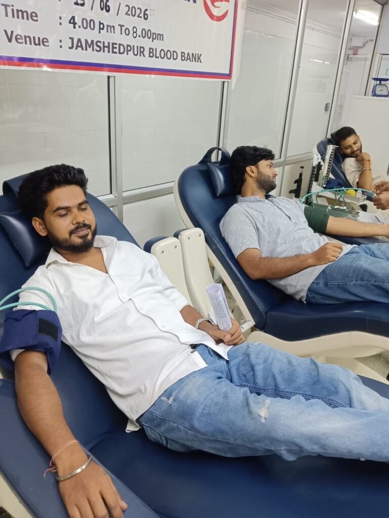 ‘पुनीत जीवन’ के शिविर में भीषण गर्मी के बीच 4 घंटे में 70 यूनिट रक्तदान